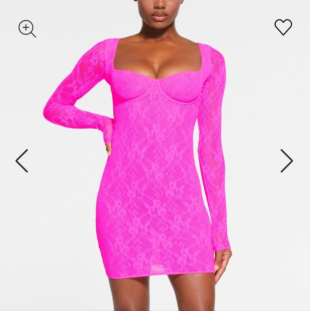 SKIMS Strechy Lace Lined L/S Underwire Dress